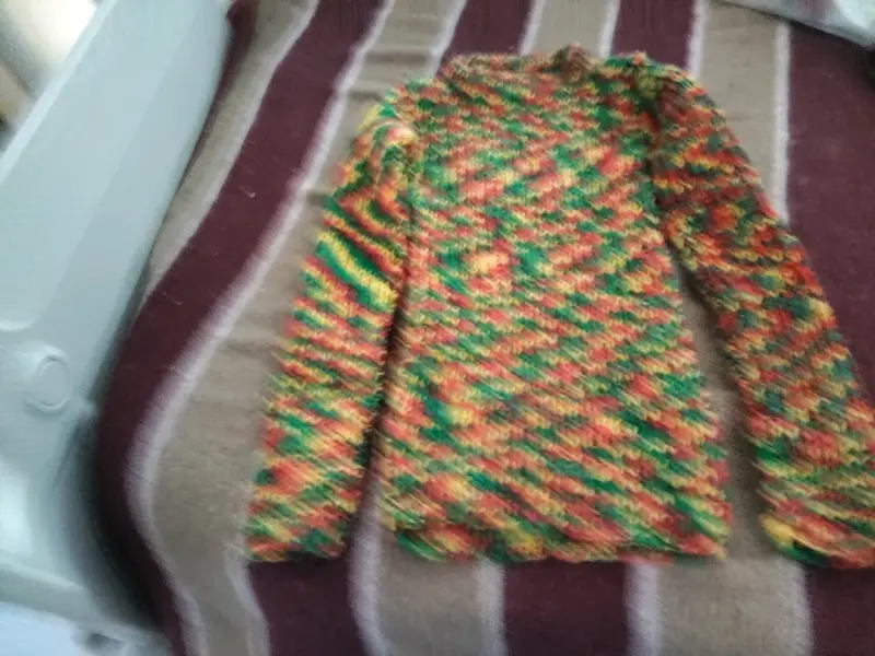 Suéter de lana multicolor hecho a mano - 1