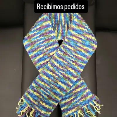Suéter de lana multicolor hecho a mano - miniatura 2