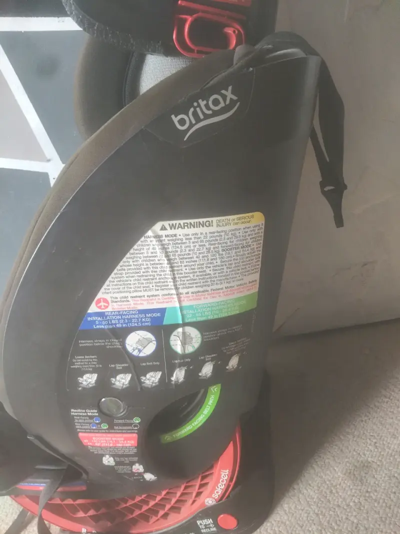 Silla de auto Britax negra con portavasos - 1
