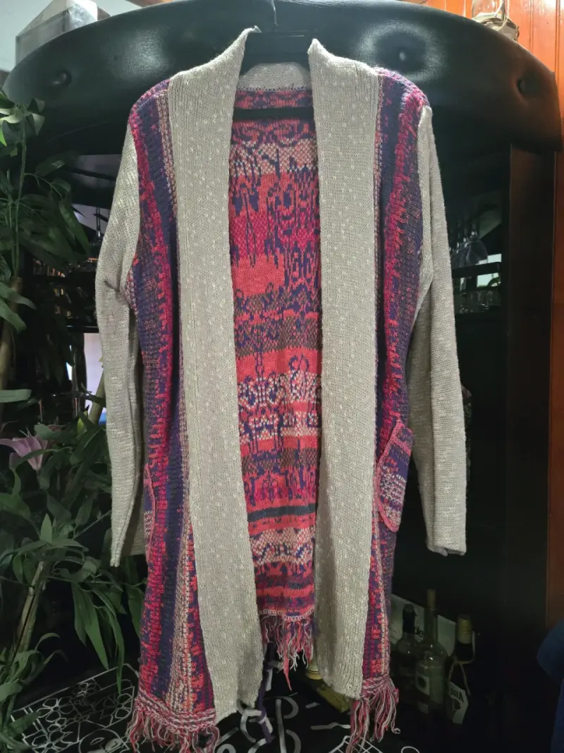 Cardigan largo multicolor con flecos