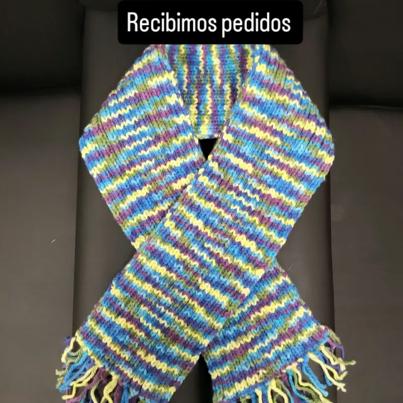 Bufanda de lana multicolor tejida a mano - 1