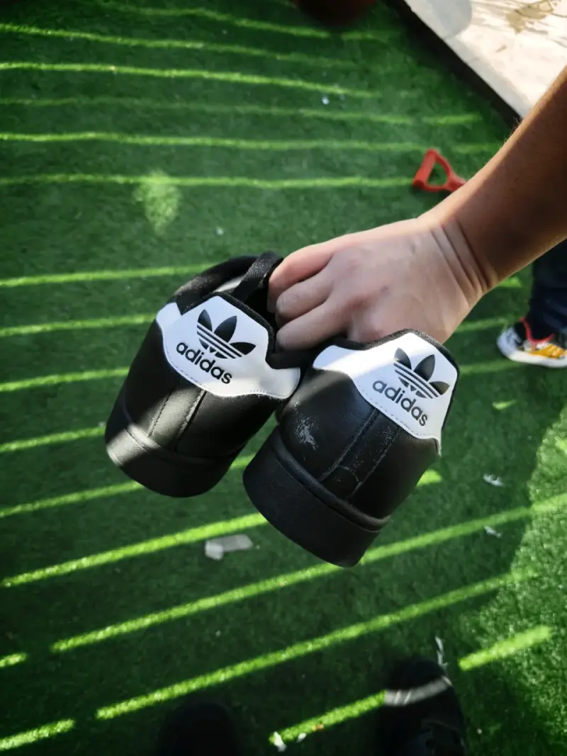 Zapatillas negras Adidas Superstar - 4