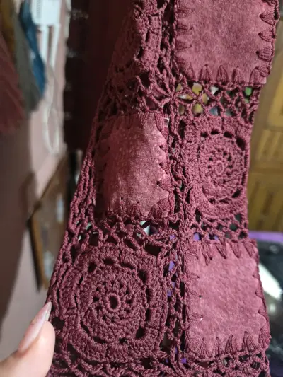 Blusa burdeos con encaje Joseph A. - miniatura 3