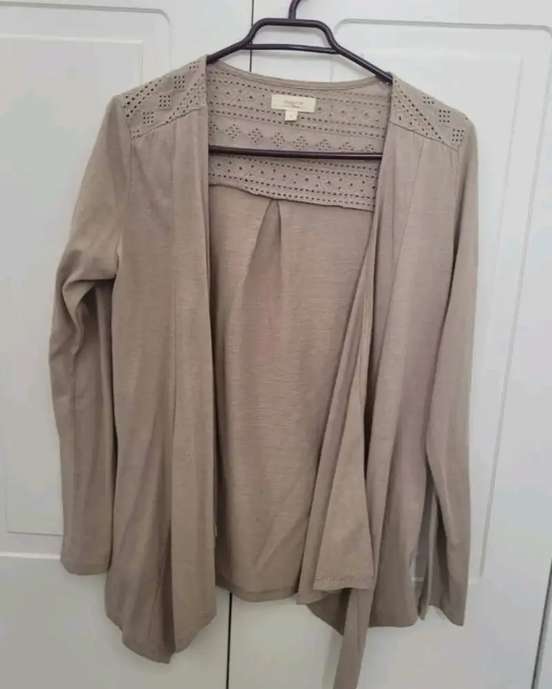 Cardigan beige de mujer Regatta con encaje - 1