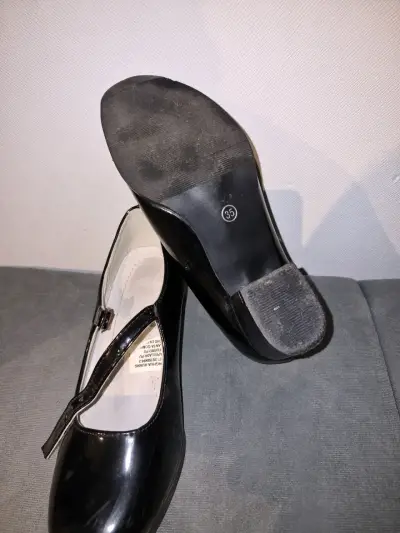 Zapatos negros de charol para niña - miniatura 2