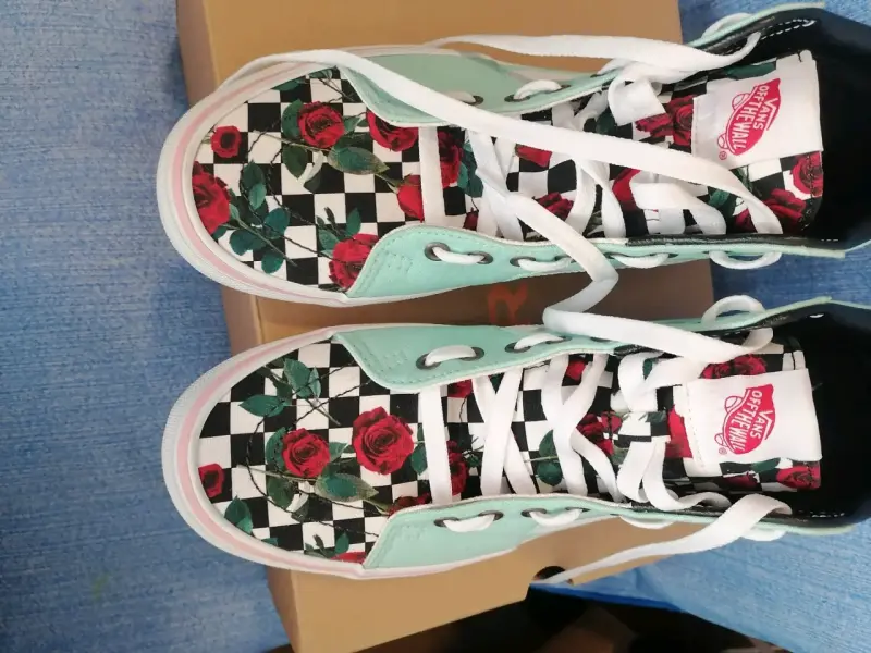 2Zapatillas nuevas Vans de skate con diseño floral - 1
