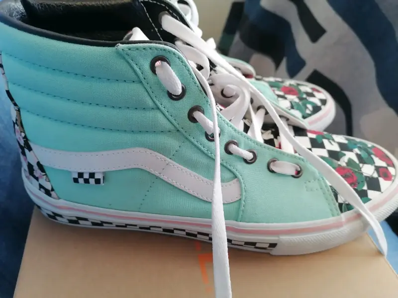 2Zapatillas nuevas Vans de skate con diseño floral - 2