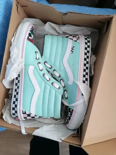 2Zapatillas nuevas Vans de skate con diseño floral - miniatura 4