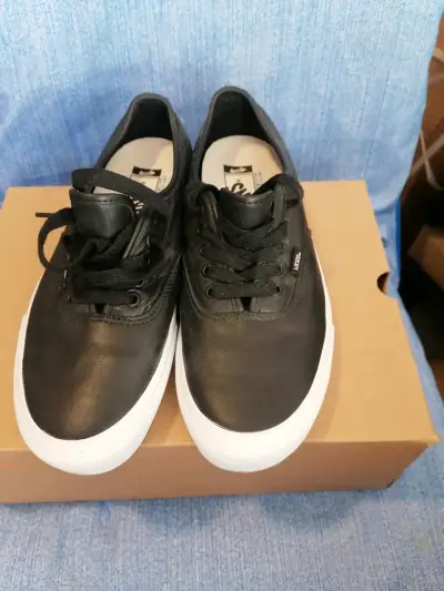 2Zapatillas nuevas Vans de skate con diseño floral - miniatura 5