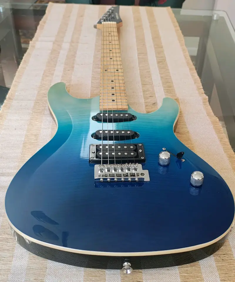 Guitarra eléctrica Freeman azul degradado - 3