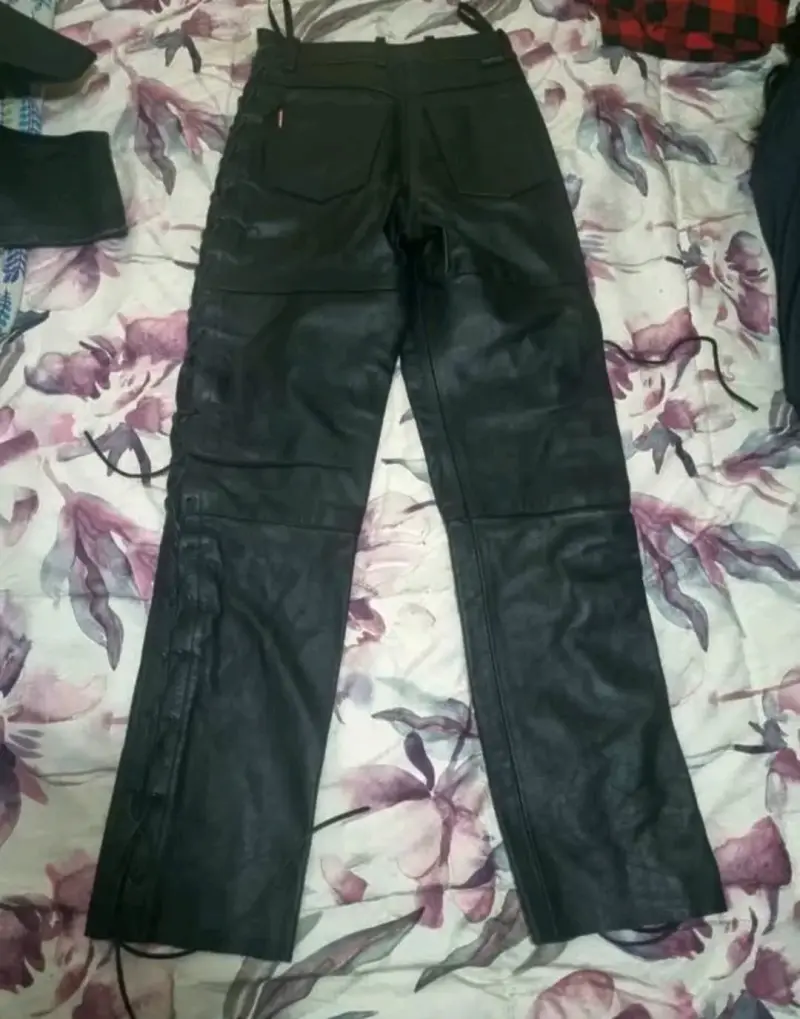 Pantalones de cuero negro con cordones laterales - 2