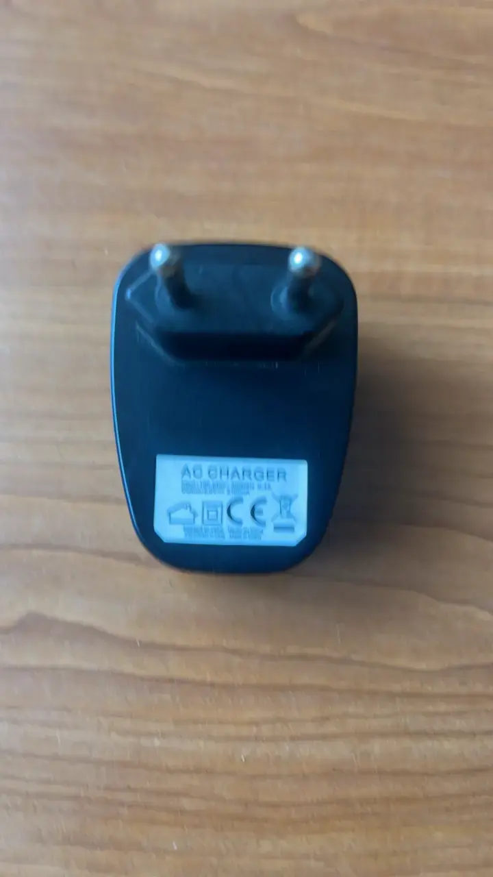 Cargador USB de Pared Negro - 1