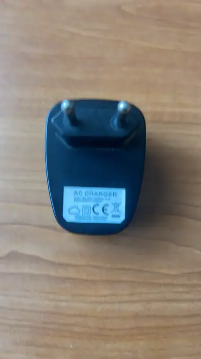 Cargador USB de Pared Negro - miniatura 1