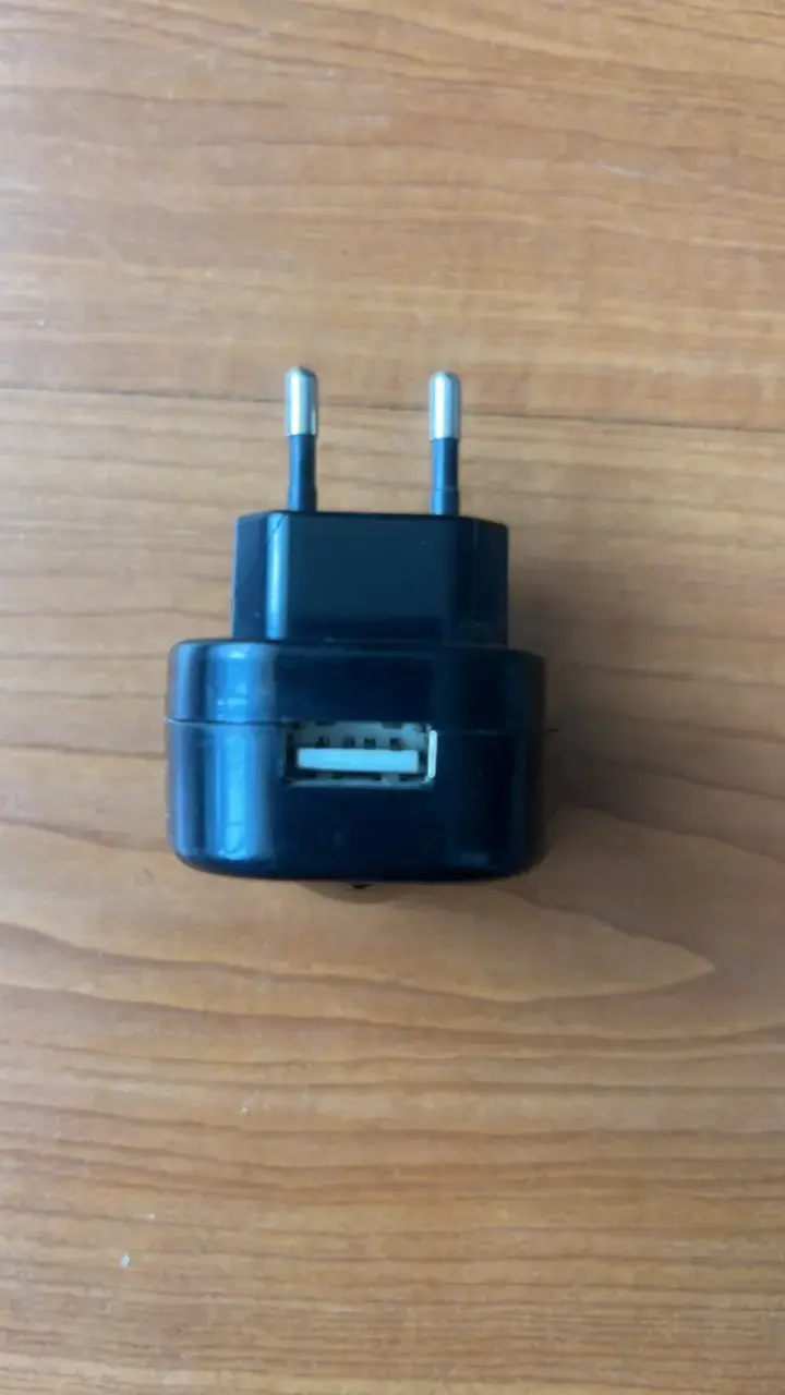 Cargador USB de Pared Negro - 2