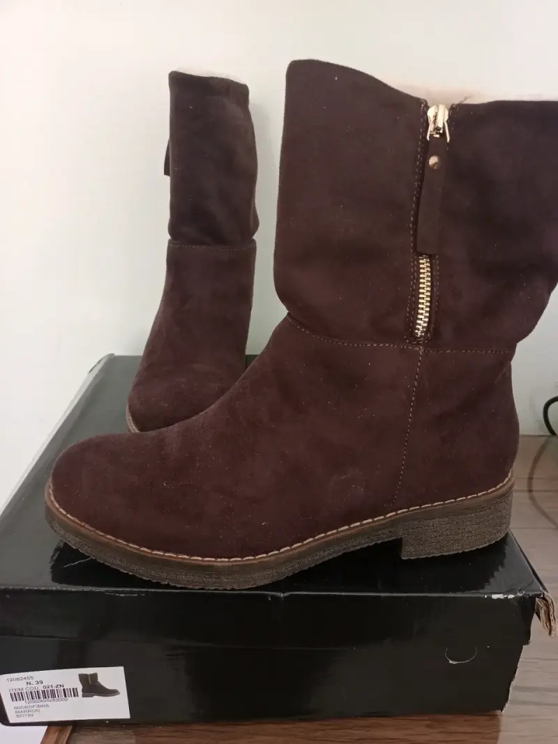 Botas de gamuza marrón con forro interior