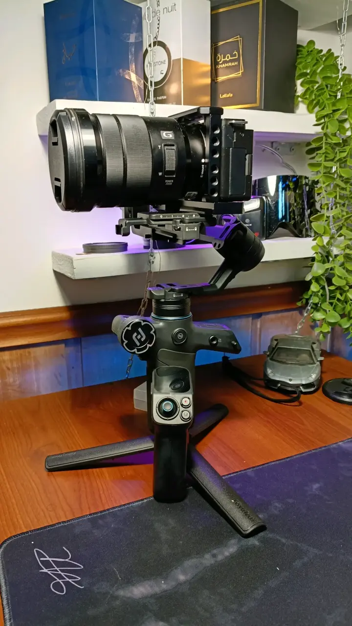 Estabilizador FeiyuTech Scorp Mini 3 Pro para cáma - 2