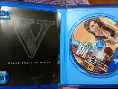 GTA V PARA PS4 USADO, BUEN ESTADO - miniatura 2