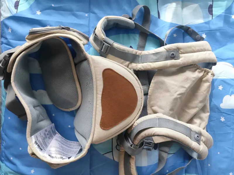 Mochila portabebé ergonómica beige Bebesit - 2