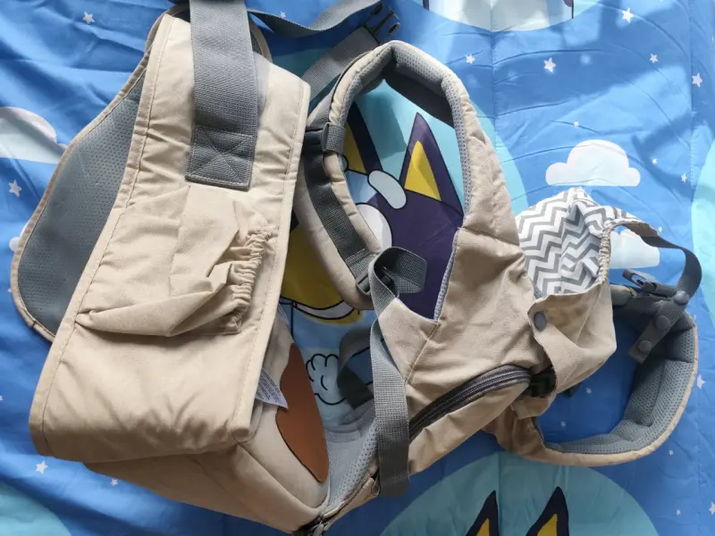 Mochila portabebé ergonómica beige Bebesit - 4