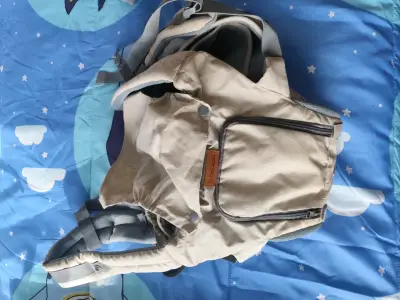 Mochila portabebé ergonómica beige Bebesit - miniatura 5