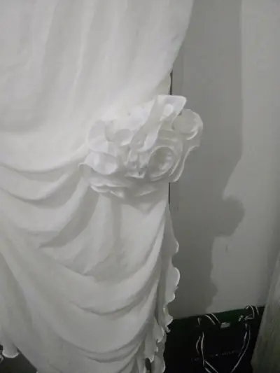 Vestido blanco con detalles florales Shein - miniatura 5
