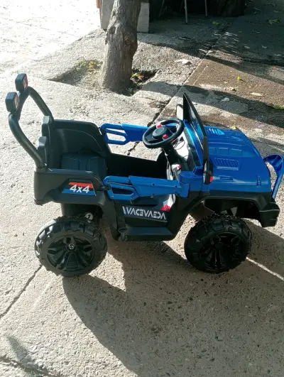 Jeep eléctrico para niños 4x4 azul - miniatura 3