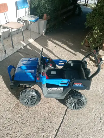 Jeep eléctrico para niños 4x4 azul - miniatura 4