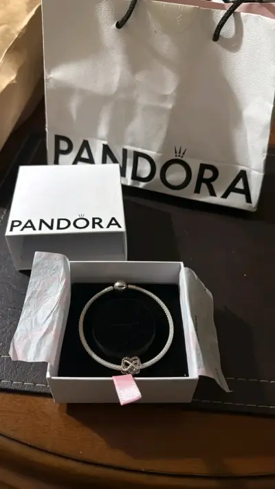 Pulsera Pandora con dije de infinito y corazón - miniatura 2
