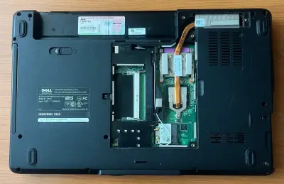 Laptop Dell Inspiron 1545 para repuestos - miniatura 3