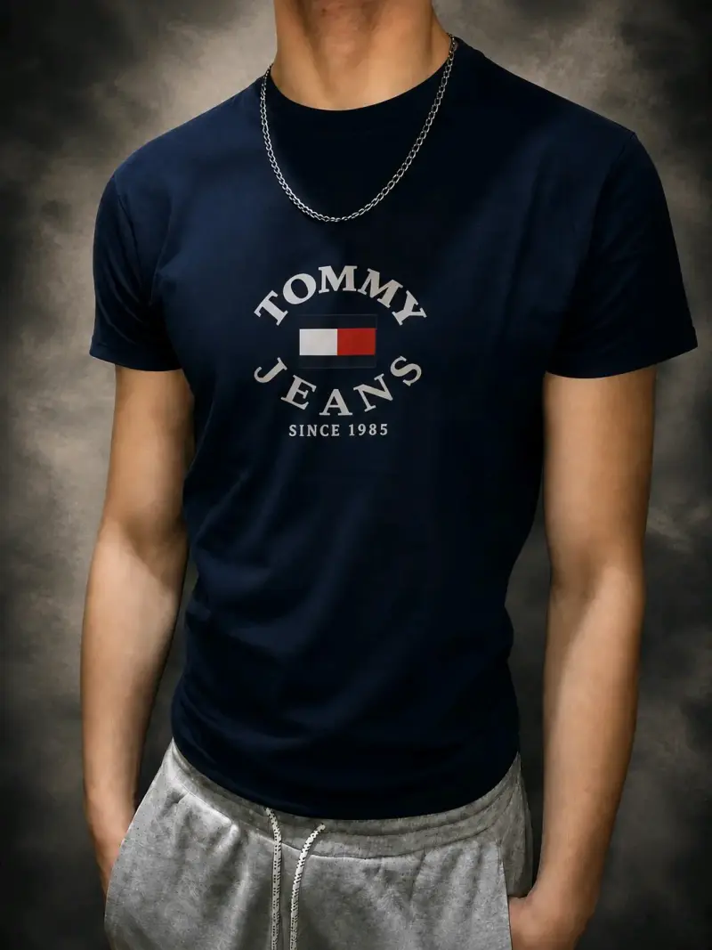 Polera Tommy Jeans azul marino para hombre