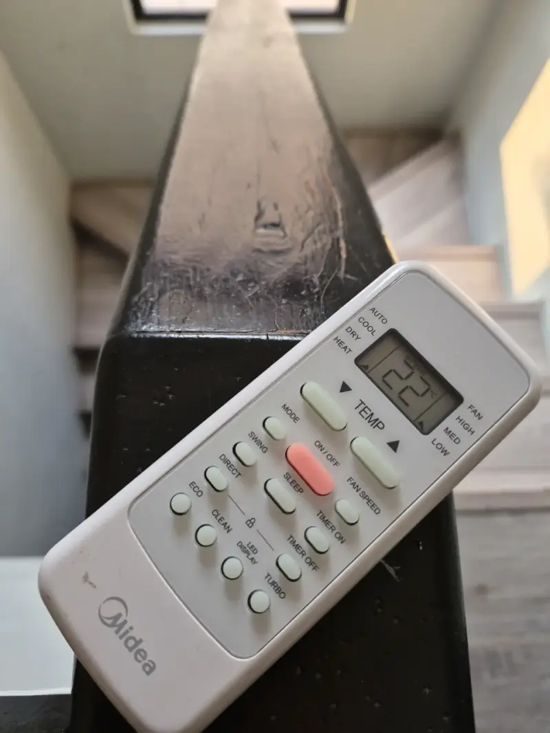 Aire acondicionado Midea con control remoto - 2