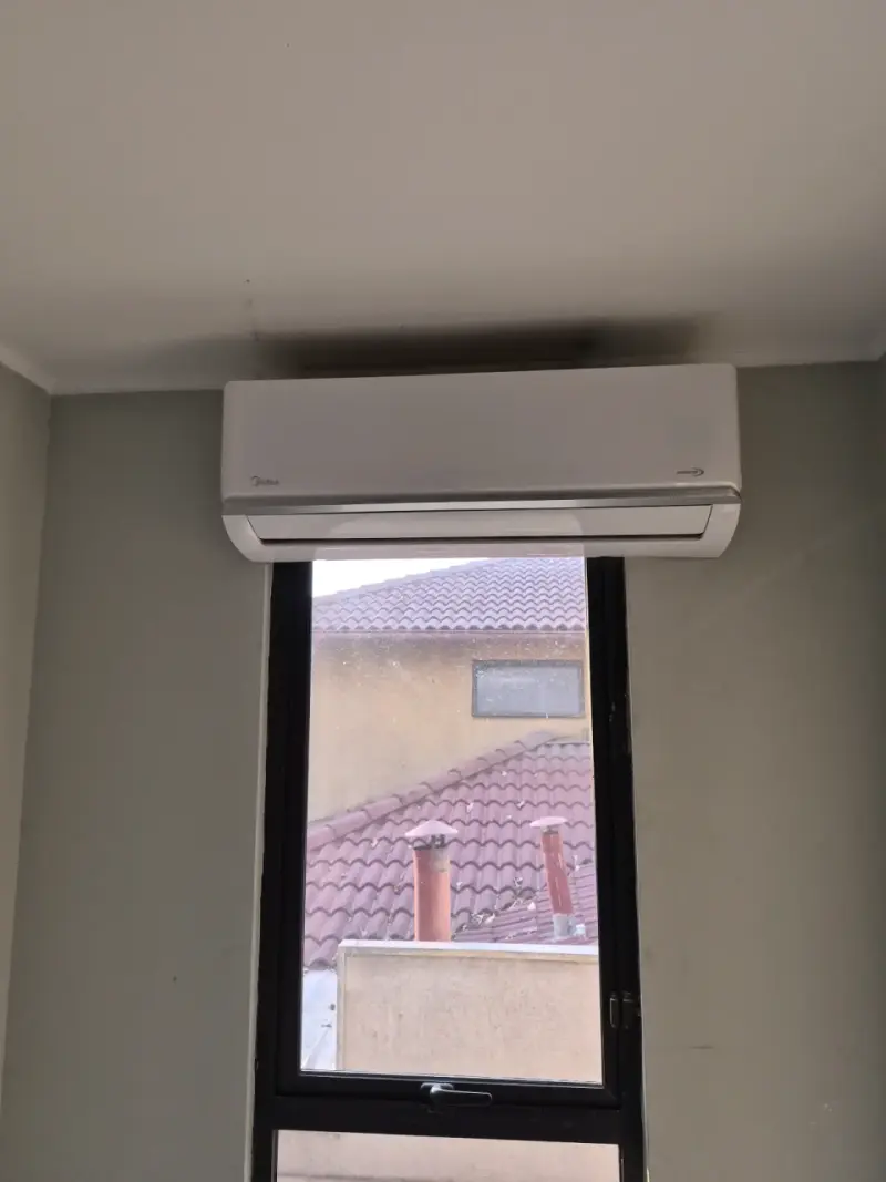 Aire acondicionado Midea con control remoto - 3