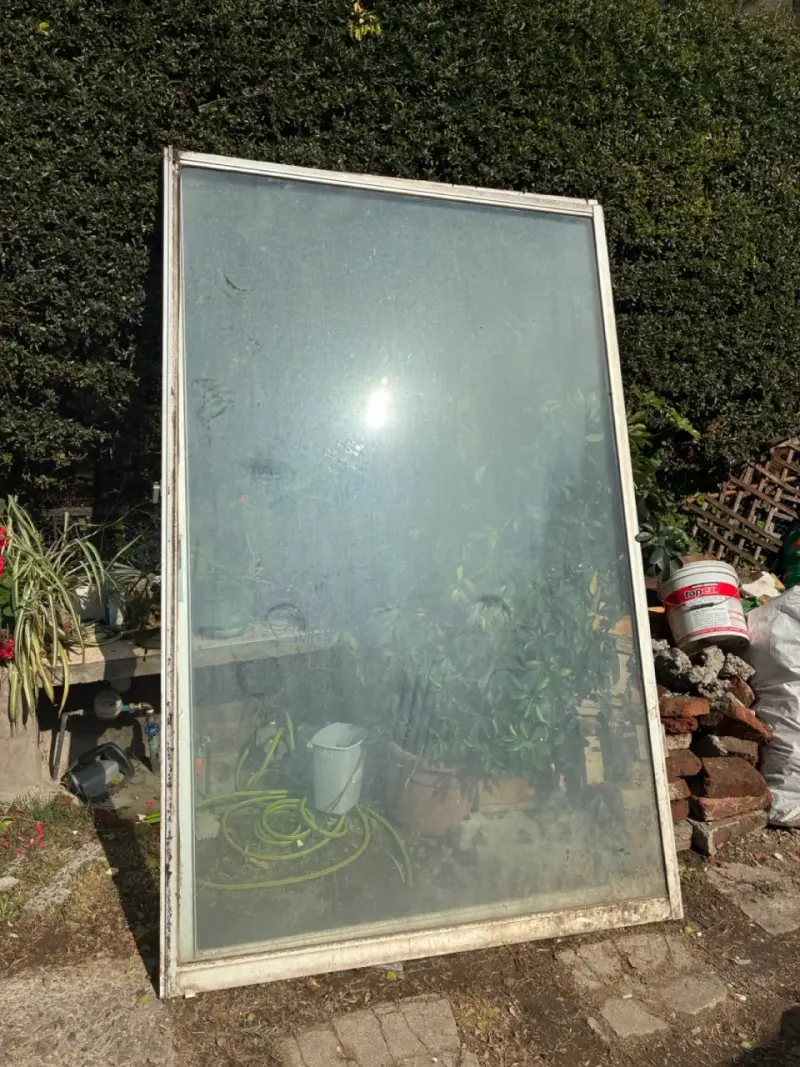 Ventana de aluminio y vidrio. 1.47 x 2.31 c/ hoja - 2