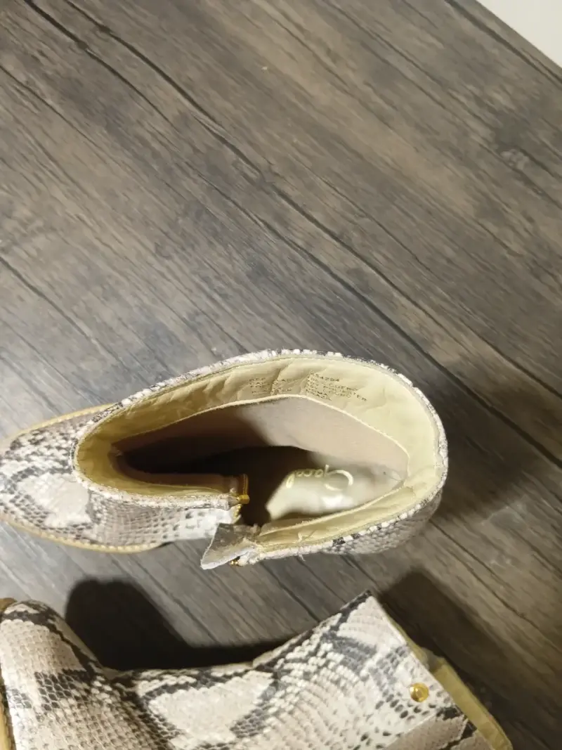 Botines de tacón con estampado de serpiente - 2