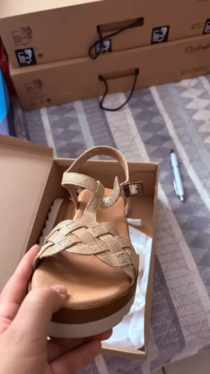 Sandalias Flexi doradas con plataforma - 2