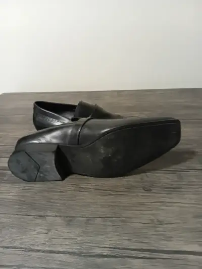 Zapatos de vestir negros para hombre en buen estado - miniatura 2