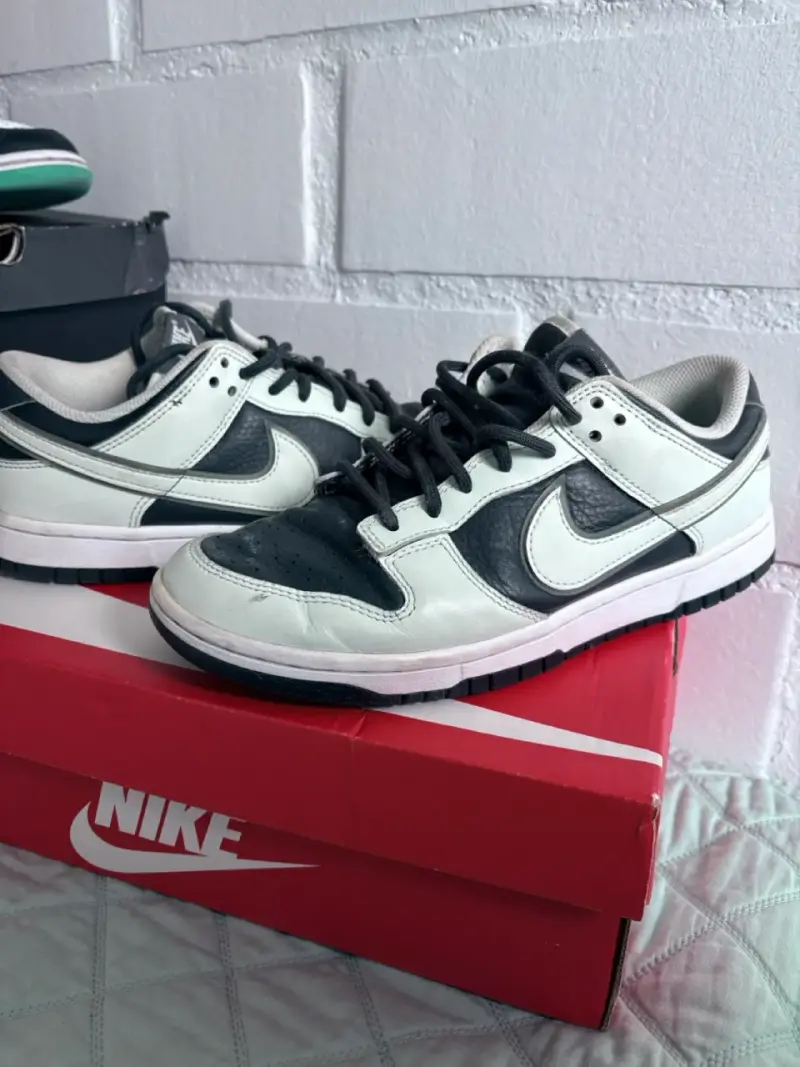 Zapatillas Nike Dunk Low celeste y Negro - 2