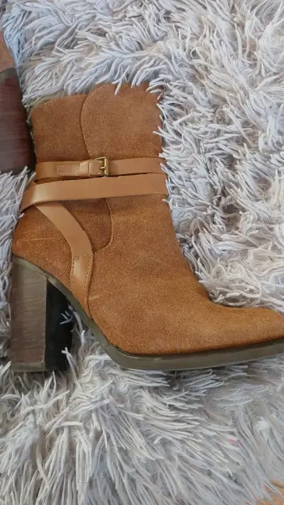 Botines de cuero gamuza marrón con tacón alto - miniatura 1