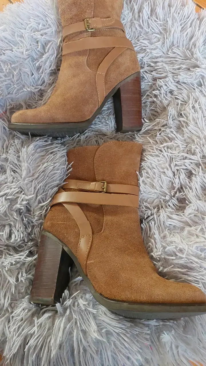 Botines de cuero gamuza marrón con tacón alto - 3