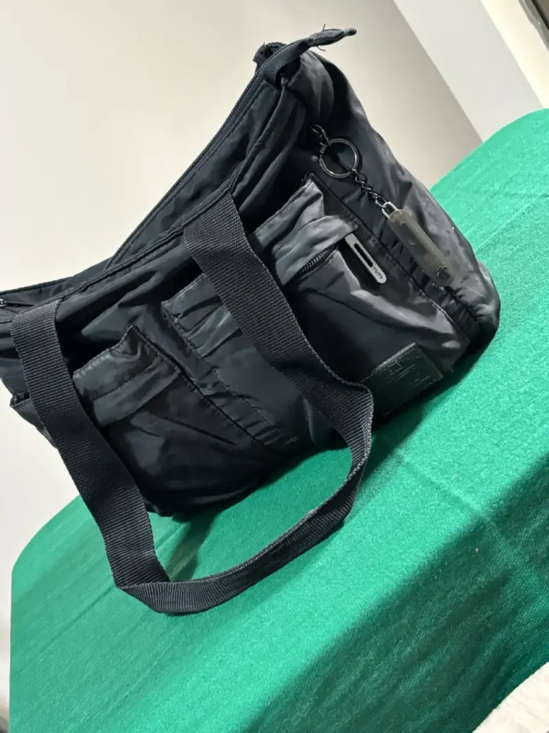 Mochila negra Totto con múltiples bolsillos - 2