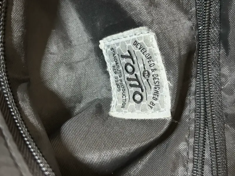 Mochila negra Totto con múltiples bolsillos - 3