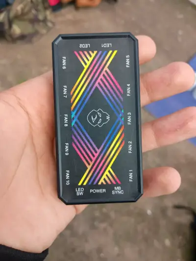 Controlador de Ventiladores RGB para PC - miniatura 2