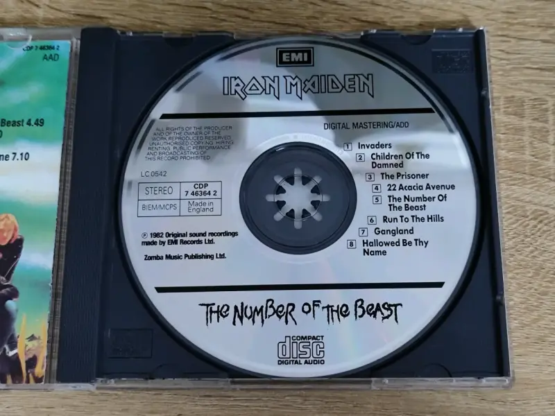 Iron Maiden - The Number of the Beast - 3