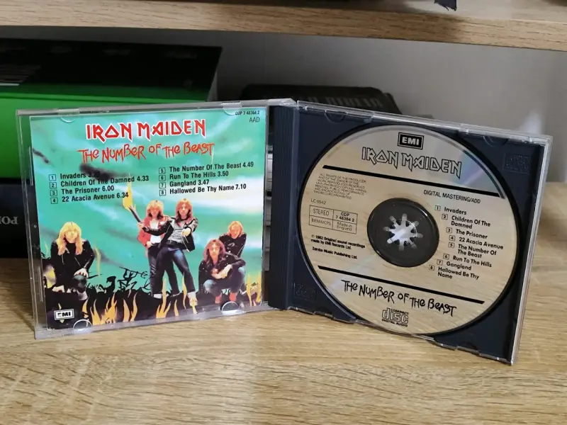 Iron Maiden - The Number of the Beast - 5