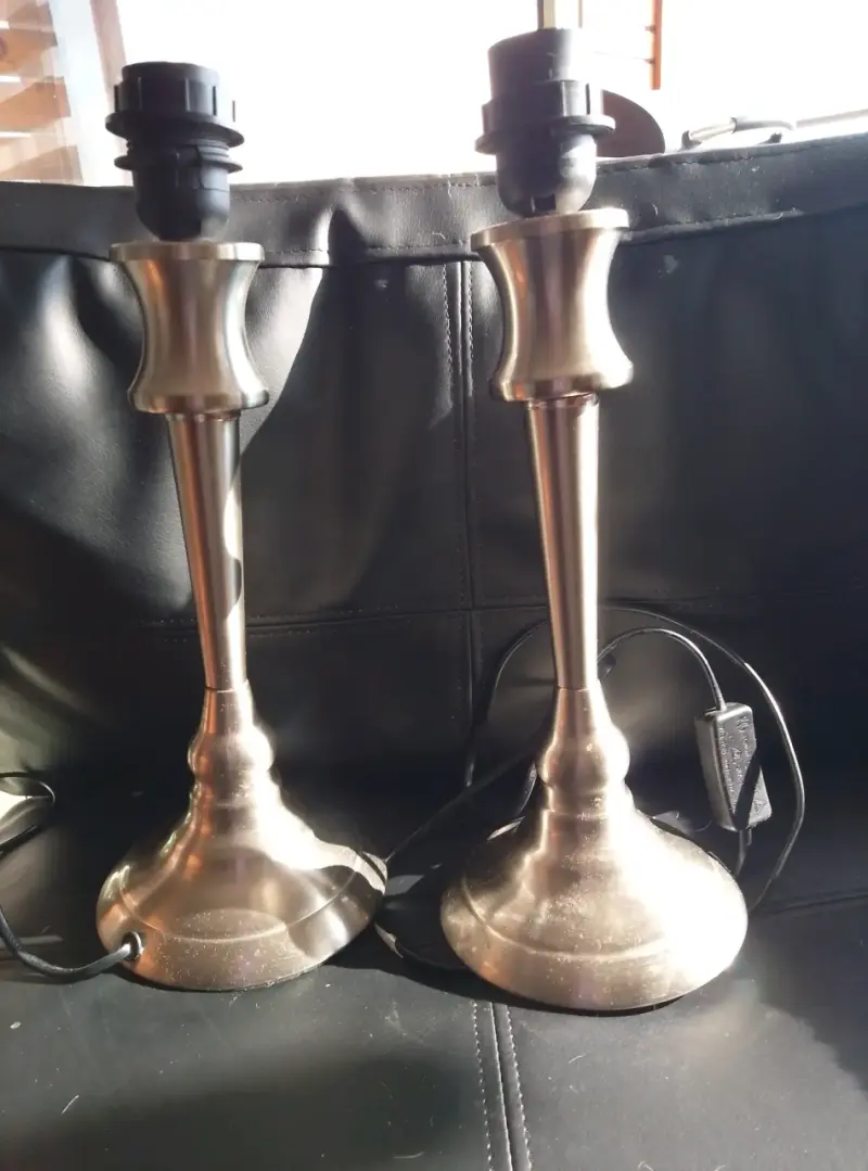 Par de bases para lámparas de mesa metálicas - 4