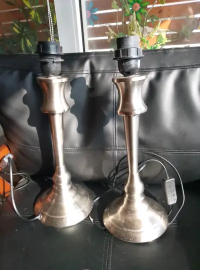 Par de bases para lámparas de mesa metálicas - miniatura 5