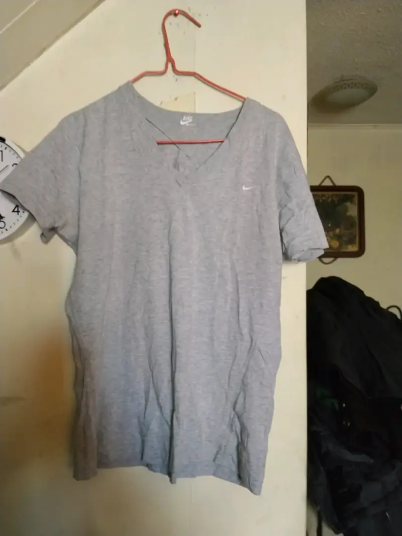 Polera Nike Sportswear gris para hombre - 2