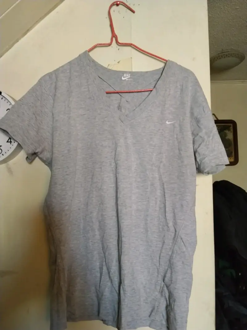 Polera Nike Sportswear gris para hombre - 4