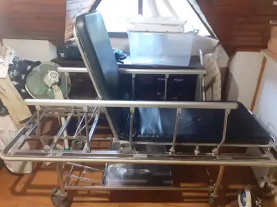 Camilla hospitalaria ajustable con ruedas - miniatura 4