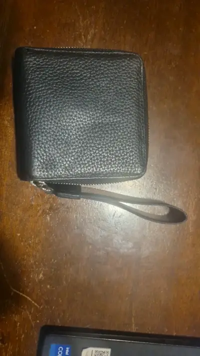 Billetera de cuero negra con correa Prüne de Cuero - miniatura 2